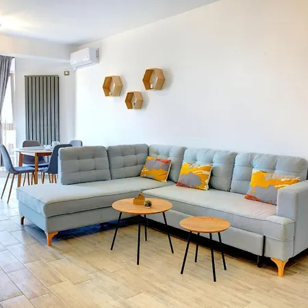 Ella Mamaia Apart-hotel 3*