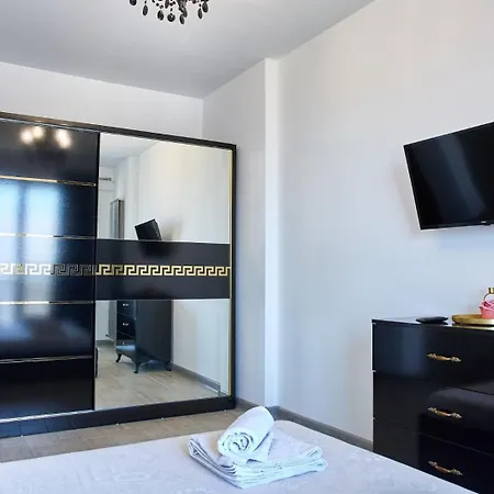 Ella Mamaia شقة فندقية *