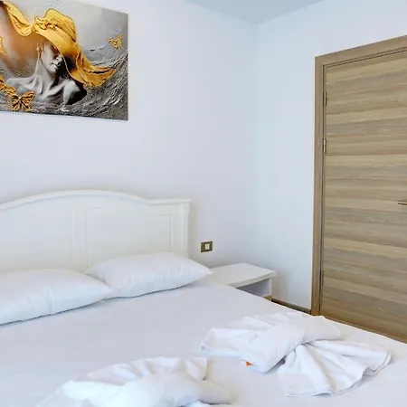 Ella Mamaia Năvodari