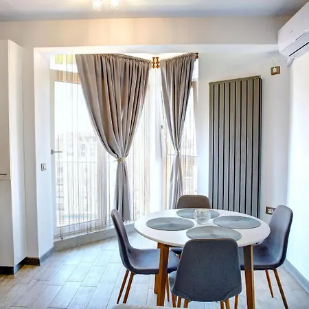 Aparthotel Ella Mamaia 3*