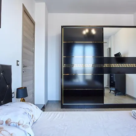 מלון דירות Ella Mamaia 3*