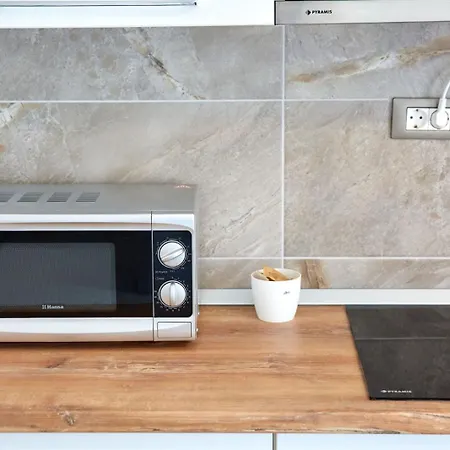 Ella Mamaia Aparthotel 3*