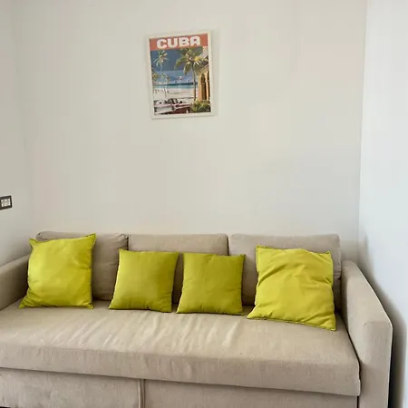 Ella Mamaia 3*