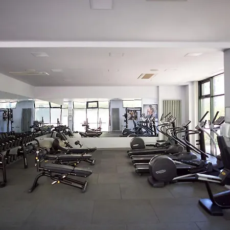 Ella Mamaia Aparthotel 3*